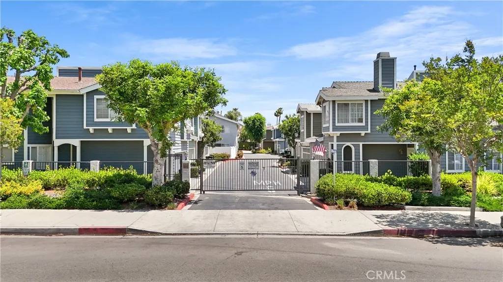 North Hills, CA 91343,15058 Providence Lane