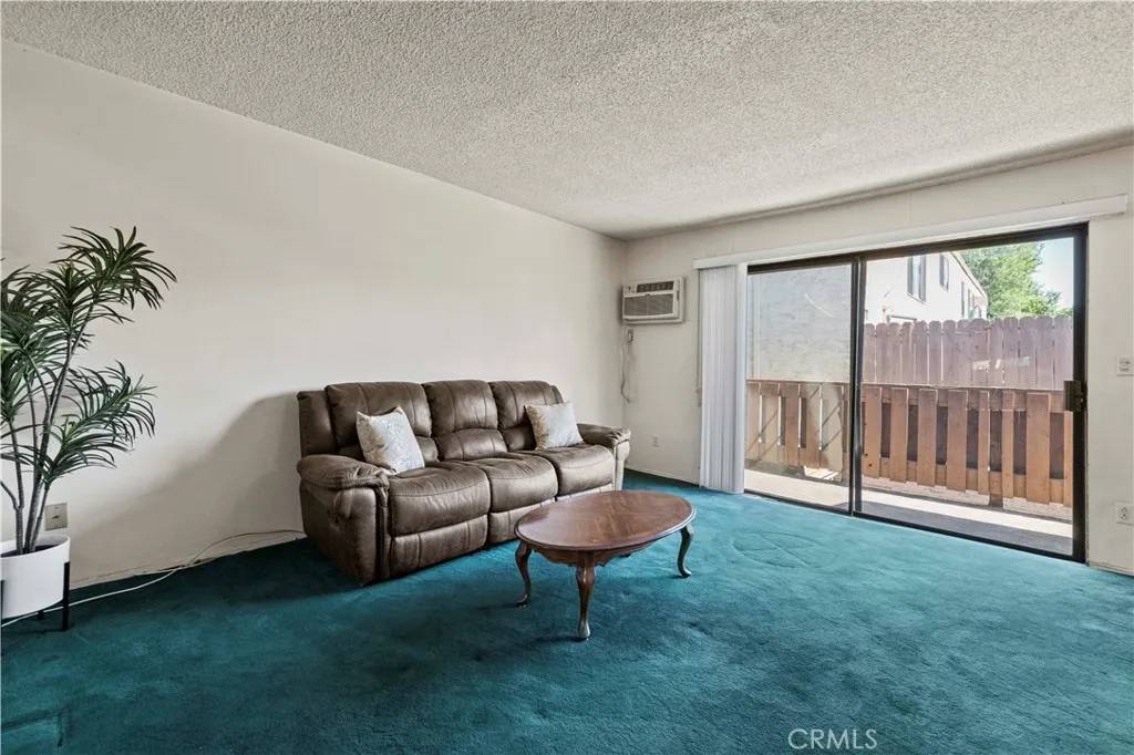 Reseda, CA 91335,17900 Sherman Way #416