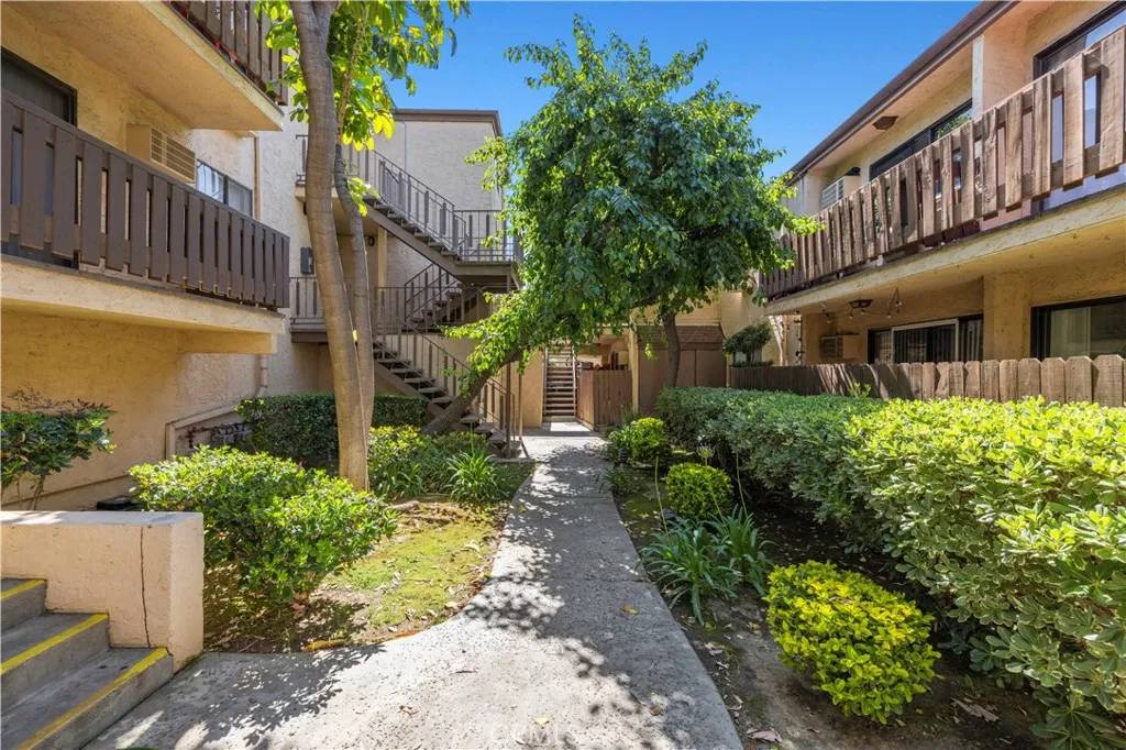 Reseda, CA 91335,17900 Sherman Way #416