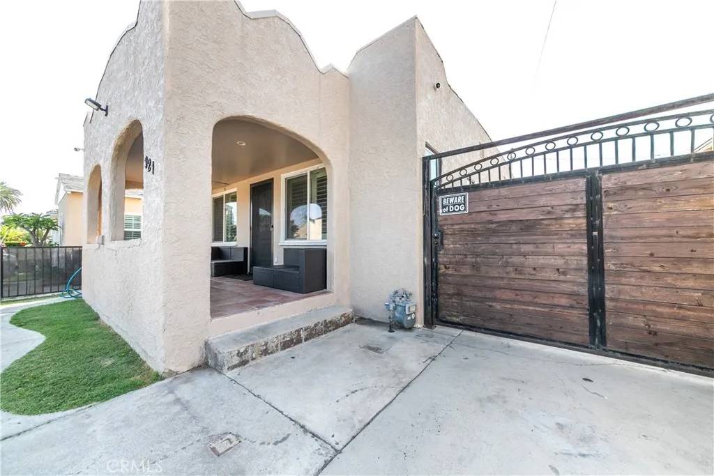 San Fernando, CA 91340,921 N Brand Boulevard