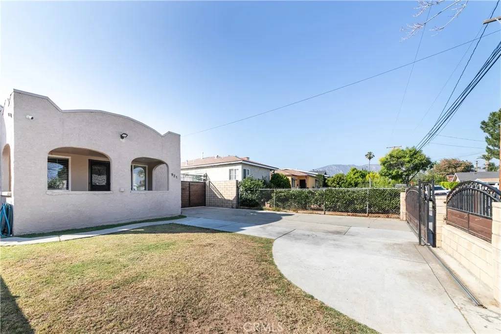 San Fernando, CA 91340,921 N Brand Boulevard