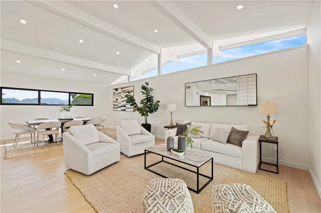 Glendale, CA 91208,2414 Las Positas Road