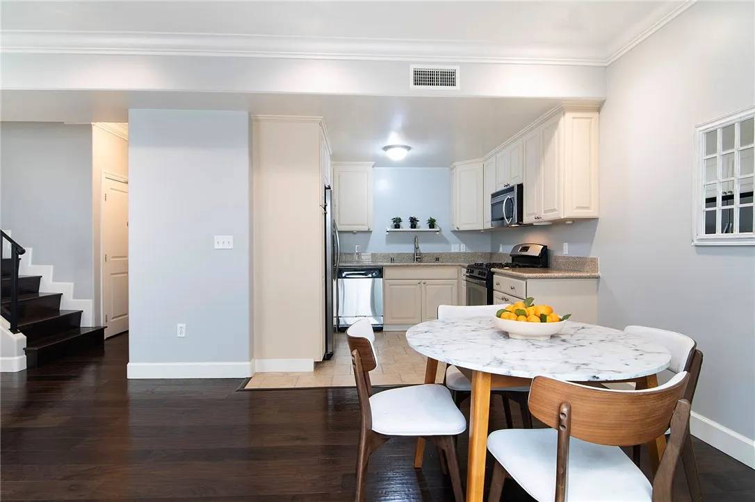North Hollywood, CA 91601,5335 Cartwright Ave #3