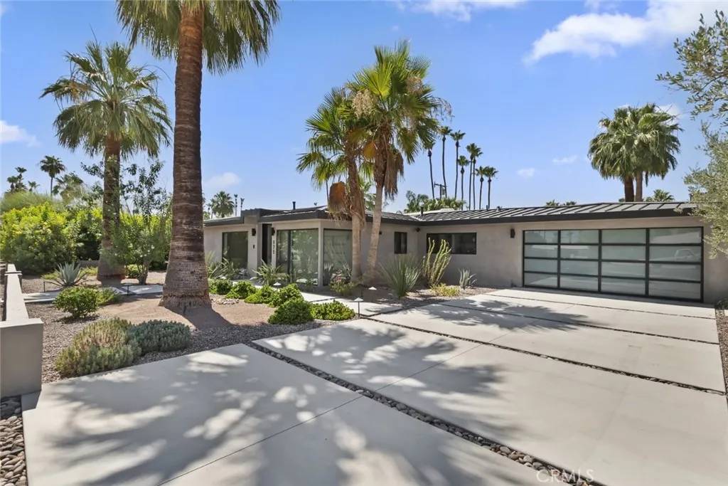 Palm Springs, CA 92264,675 E Mesquite Avenue
