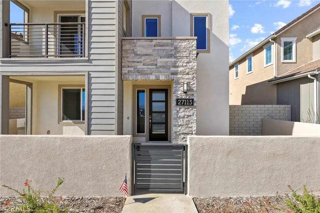 Valencia, CA 91381,27113 Tamarack Lane