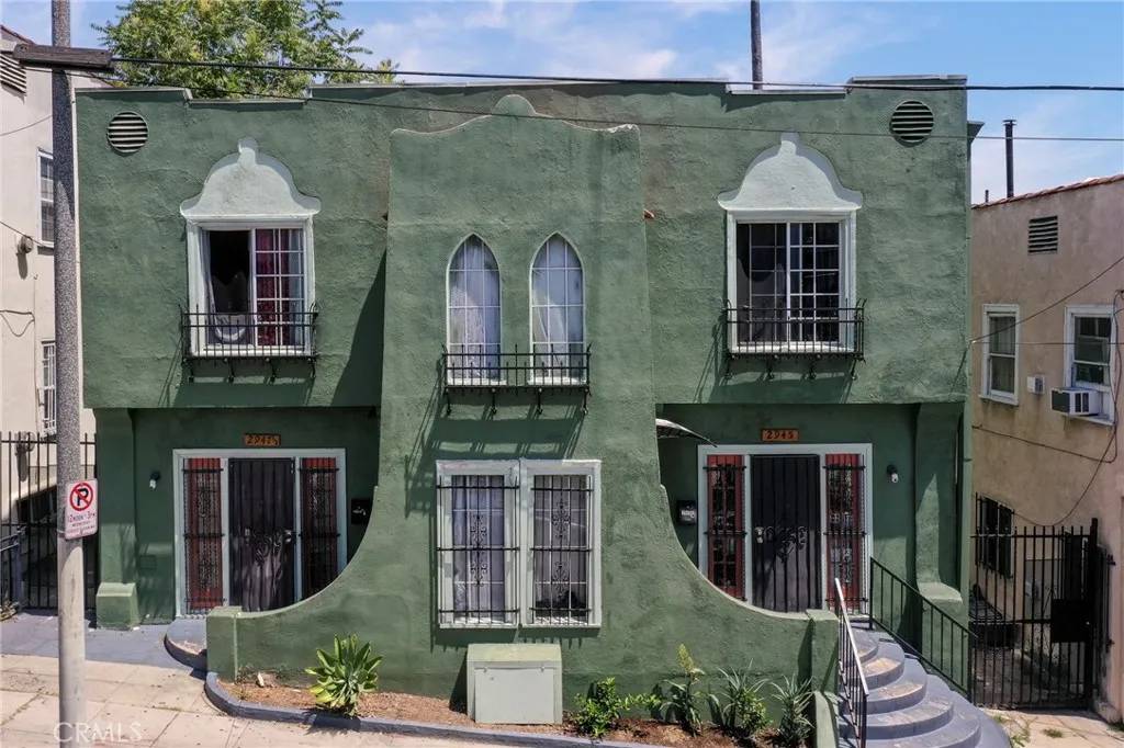 Los Angeles, CA 90006,2945 W 11th Street
