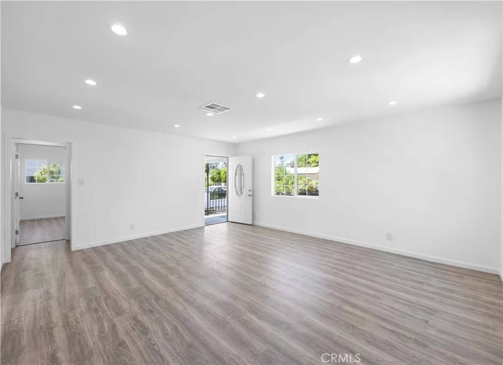 Reseda, CA 91335,6846 Wystone Avenue