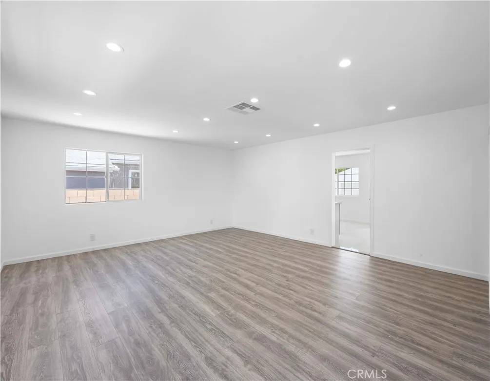 Reseda, CA 91335,6846 Wystone Avenue