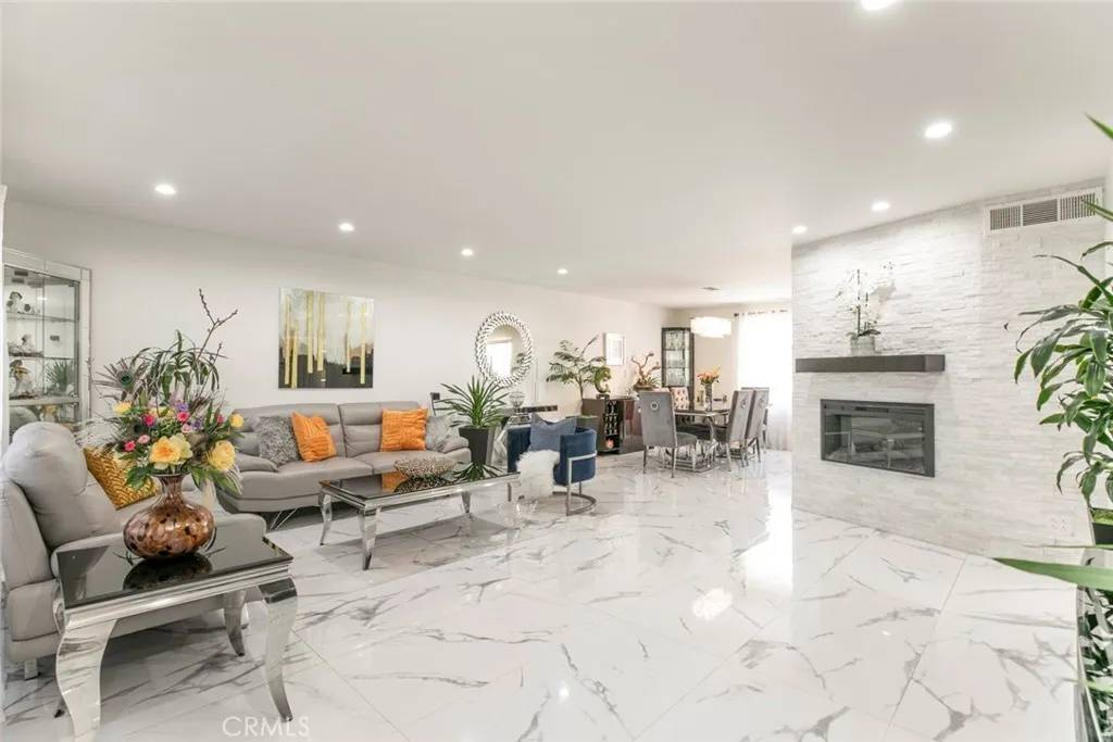 Burbank, CA 91504,9520 Via Tivoli