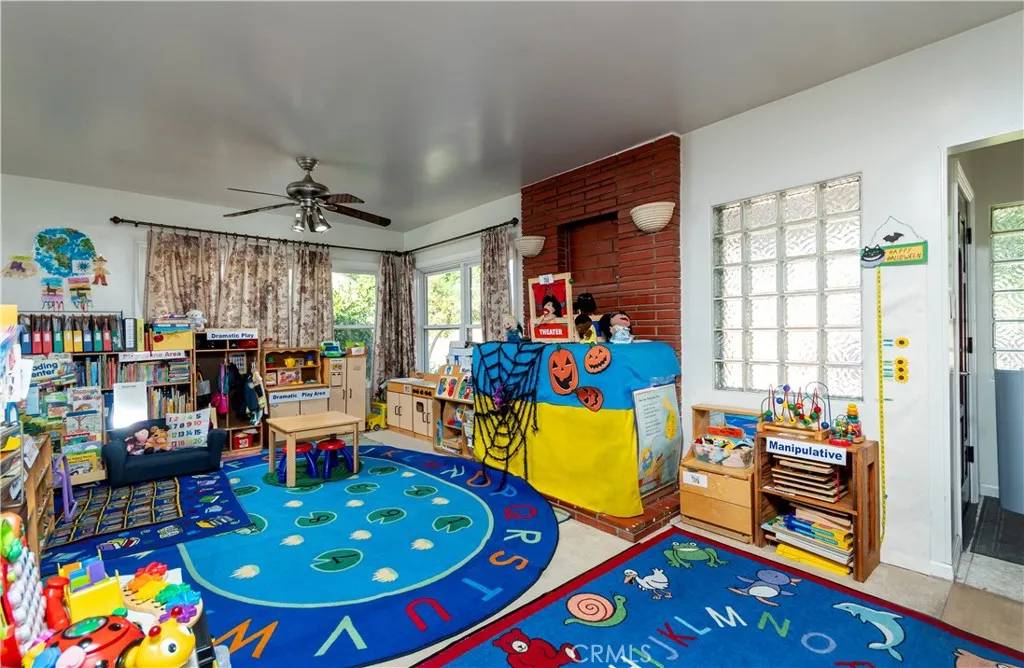 North Hills, CA 91343,16040 Parthenia