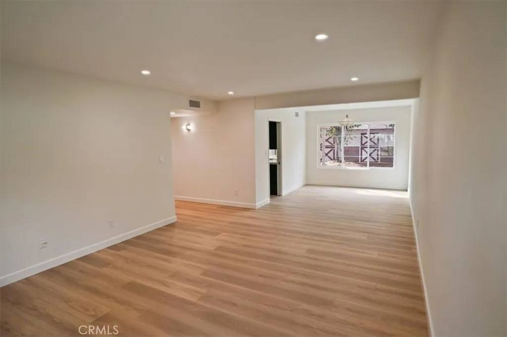 Burbank, CA 91506,1925 W Parkside Avenue