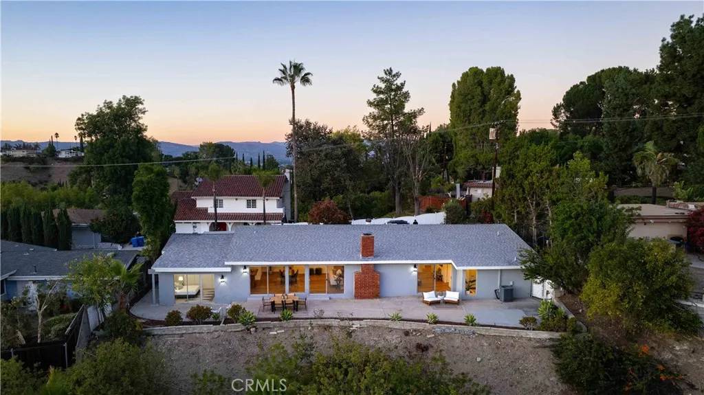 Woodland Hills, CA 91364,23112 Cass Avenue