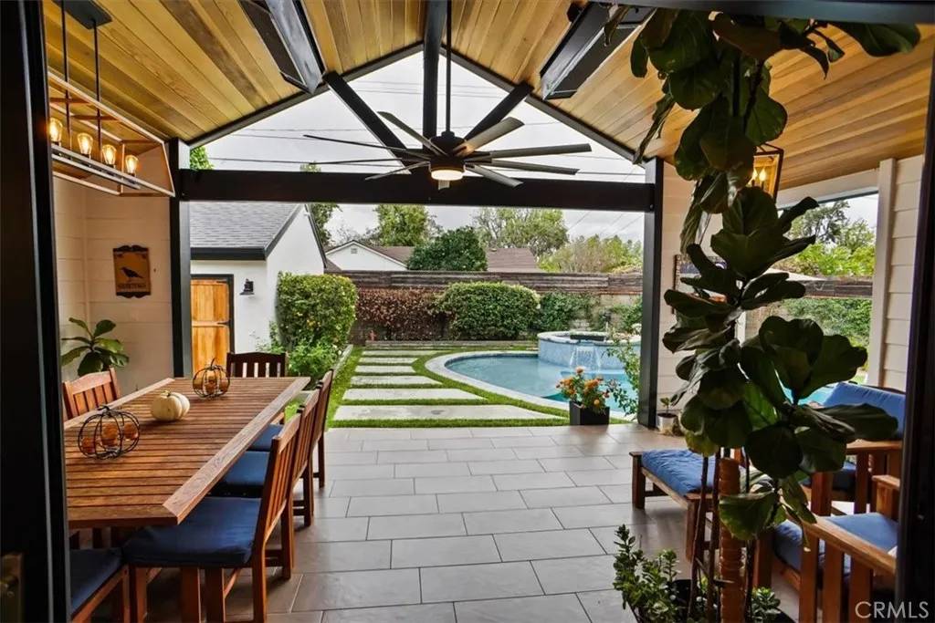 Burbank, CA 91504,606 Uclan Drive