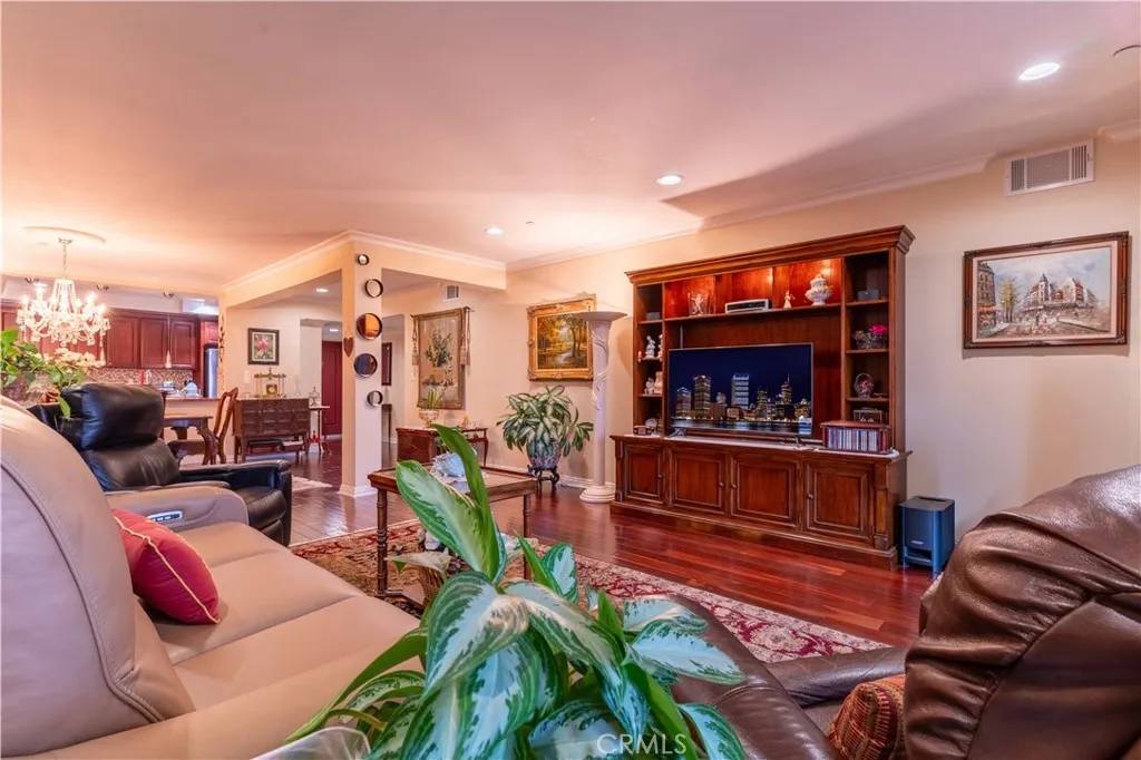 Sherman Oaks, CA 91403,4533 Vista Del Monte Avenue #201