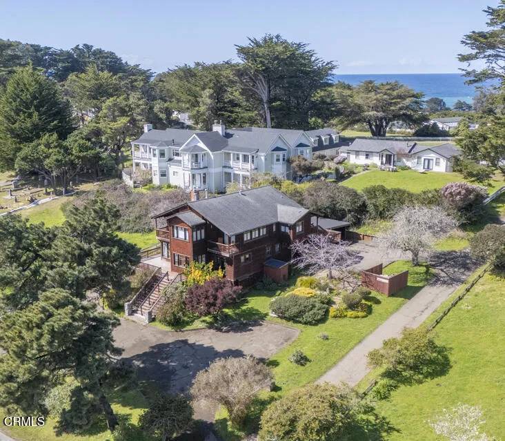 Mendocino, CA 95460,44920 Little Lake Road