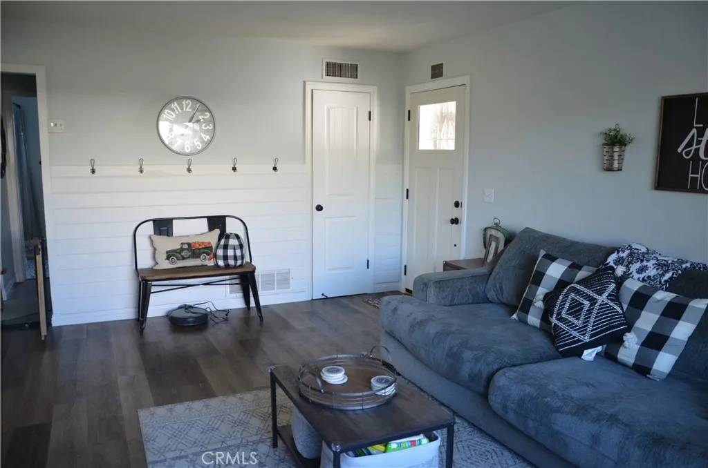 Corona, CA 92882,1943 Longview Drive