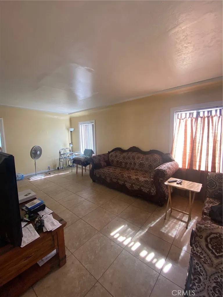 South Gate, CA 90280,9408 Otis Street