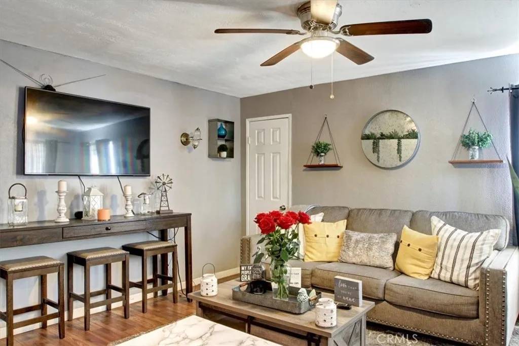 South Gate, CA 90280,8465 Chestnut Avenue