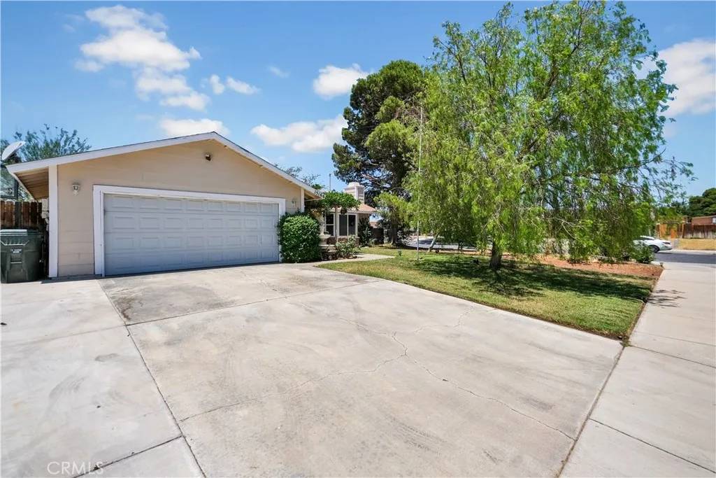 Victorville, CA 92394,15166 Haddington Way