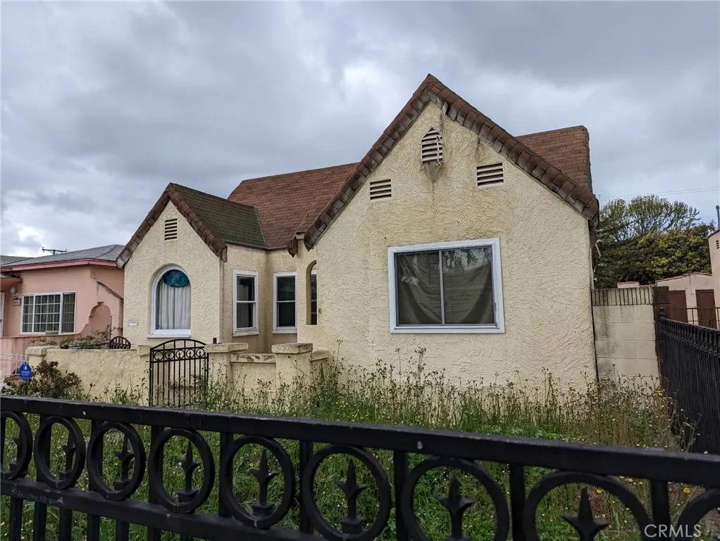 South Gate, CA 90280,8449 San Juan Avenue