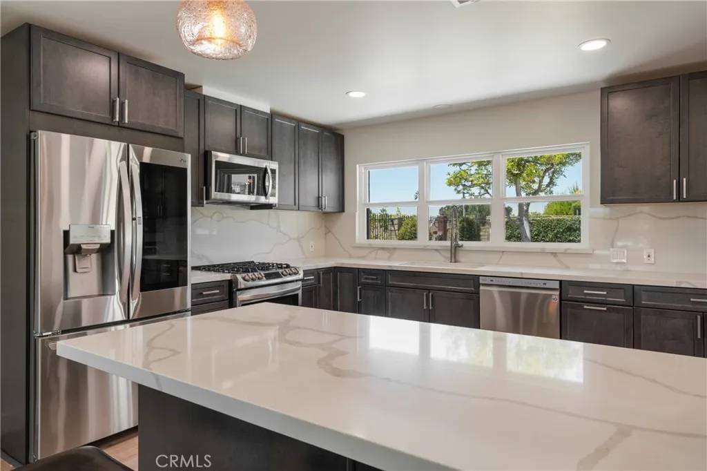 Glendora, CA 91741,557 N Vecino Avenue