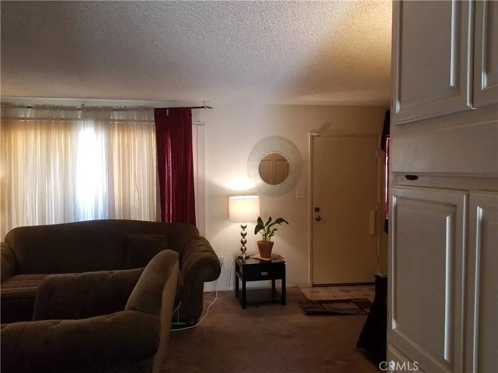 South Gate, CA 90280,9641 Karmont Avenue