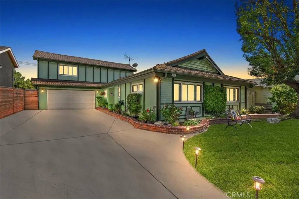 Tustin, CA 92780,13392 Diamond Head Drive