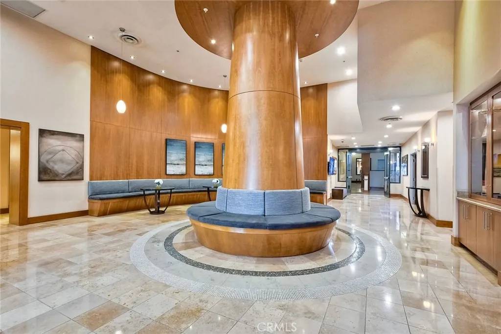 San Diego, CA 92101,325 7th Avenue #802