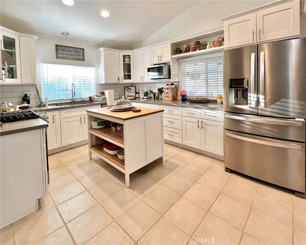 Victorville, CA 92392,12910 Oasis Road