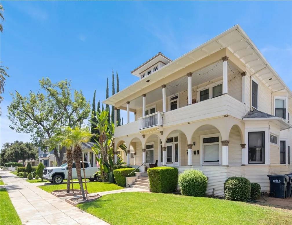 Redlands, CA 92373,108 W Olive Avenue