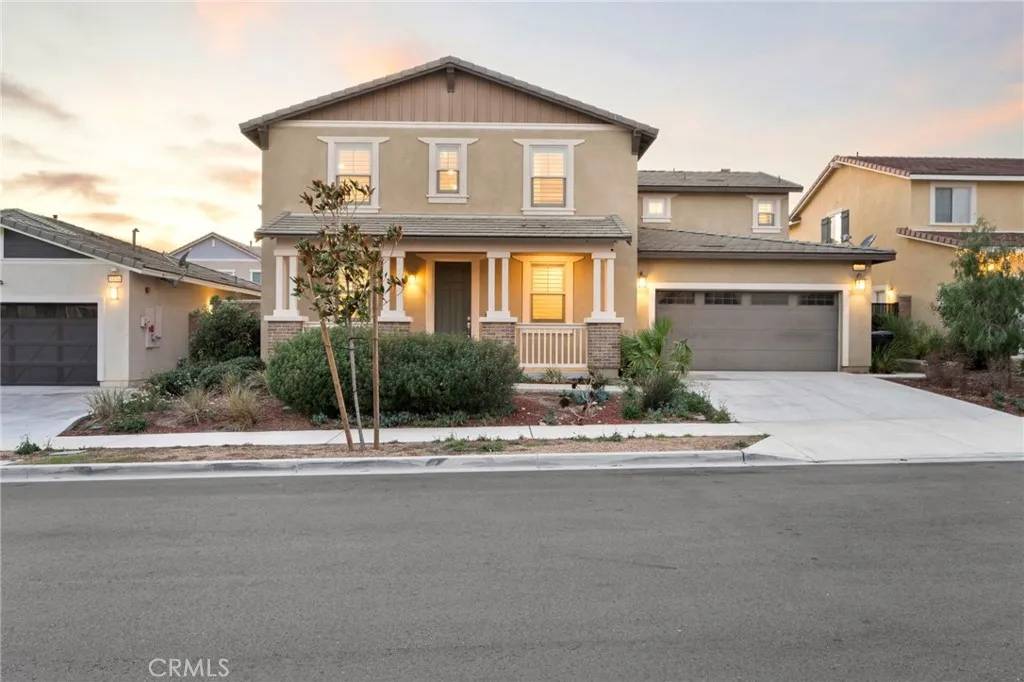 Fontana, CA 92336,5418 Heitz Way