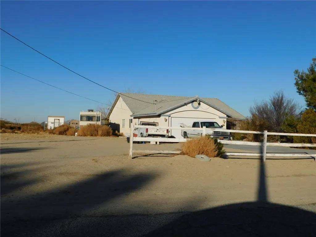 Lucerne Valley, CA 92356,10640 Medanos Avenue