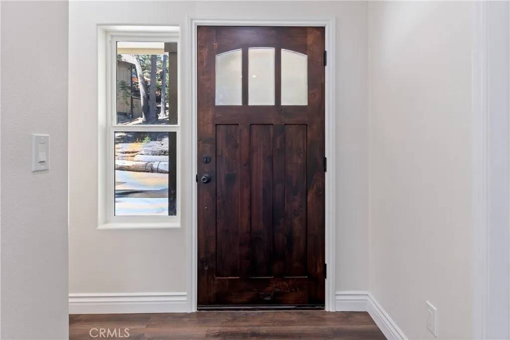 Lake Arrowhead, CA 92352,370 Auburn Drive