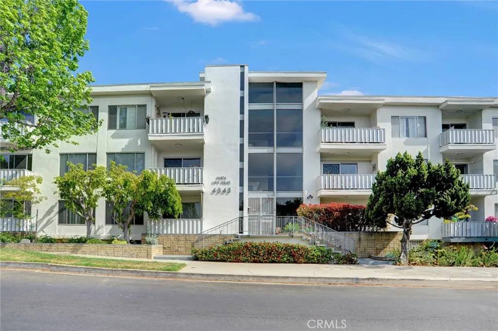 Los Angeles, CA 90027,4343 Finley Avenue #35