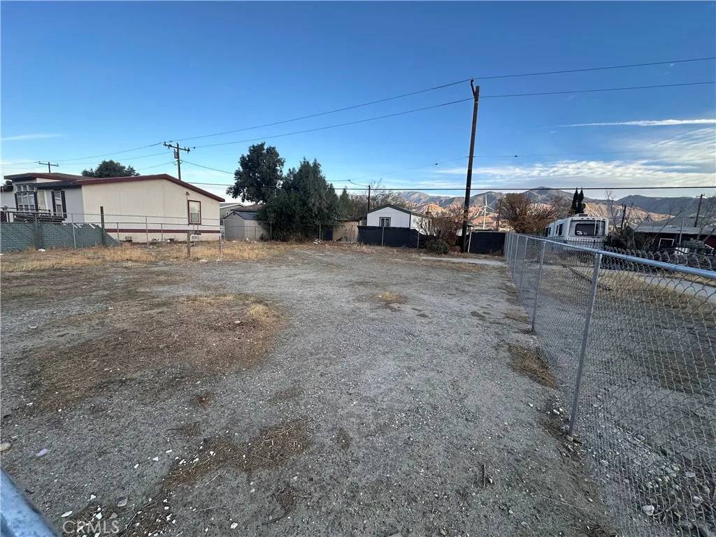 Cabazon, CA 92230,0 Maxine