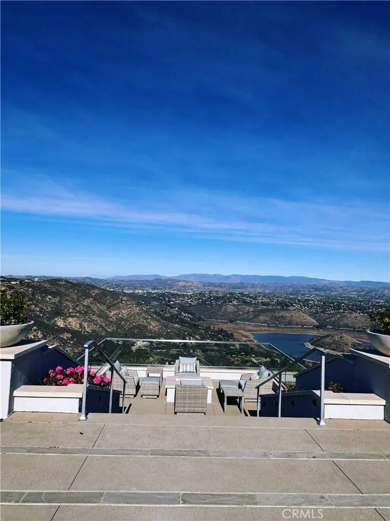 Rancho Santa Fe, CA 92067,8976 Via Rancho Cielo