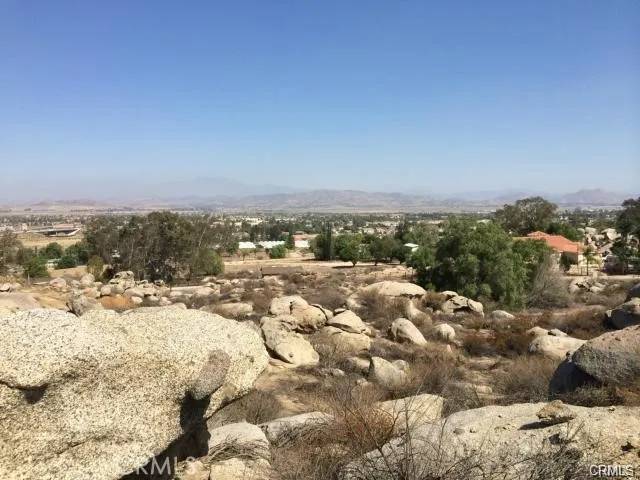 Perris, CA 92570,0 Rimrock