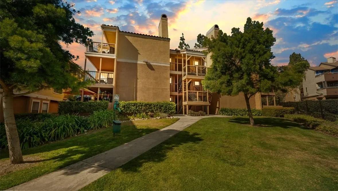 Rancho Cucamonga, CA 91737,10655 Lemon Avenue #3909