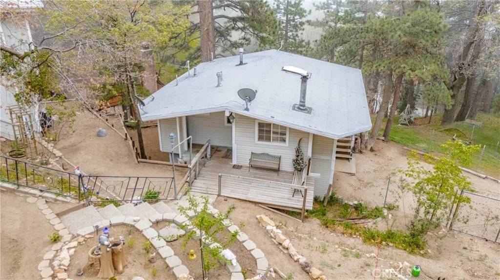Running Springs, CA 92382,30919 Valley Oak Drive