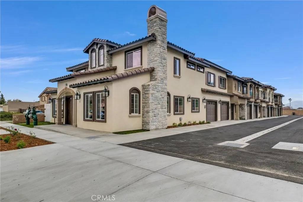 Fontana, CA 92335,16385 Valencia Avenue #1