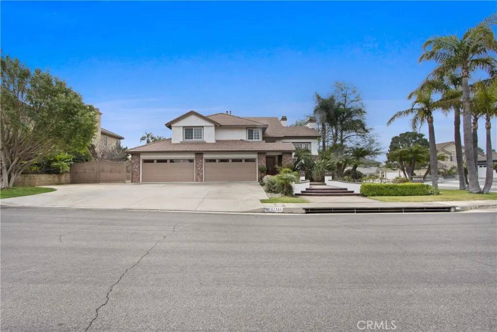Yorba Linda, CA 92887,27140 Big Horn Mountain Way