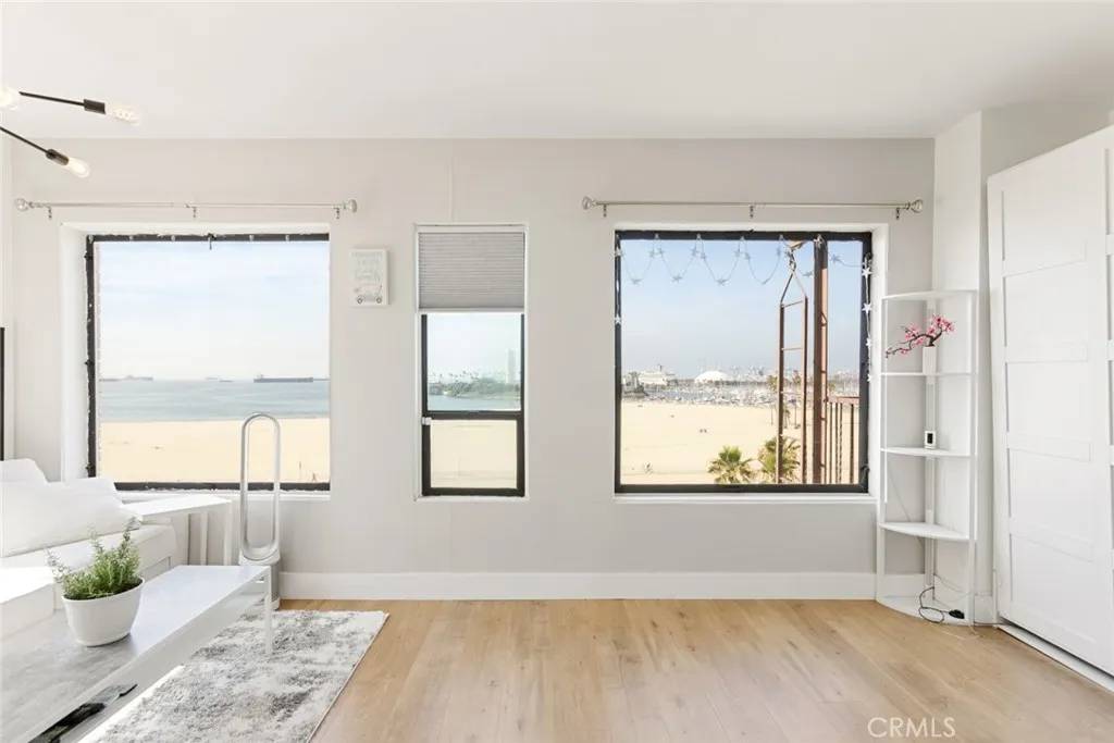 Long Beach, CA 90802,1030 E Ocean Boulevard #311