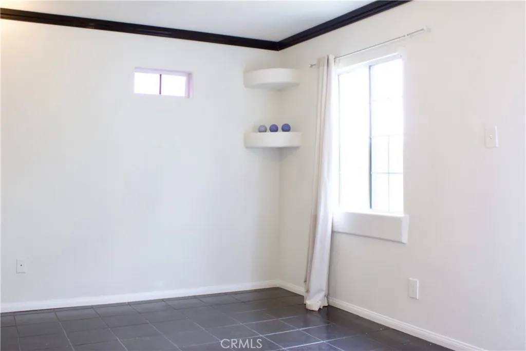 Colton, CA 92324,323 E Hanna Street