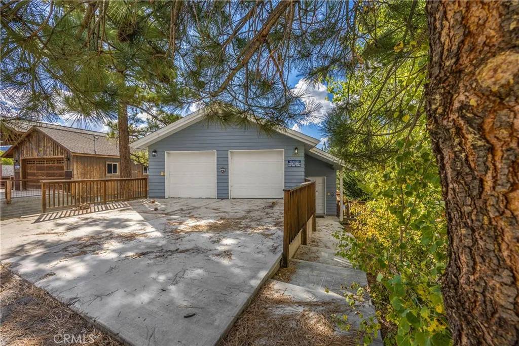 Big Bear Lake, CA 92315,39615 Lake Drive