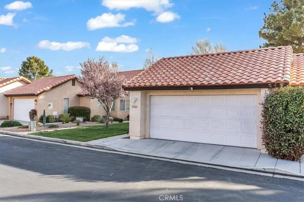 Apple Valley, CA 92308,11565 Oak Street