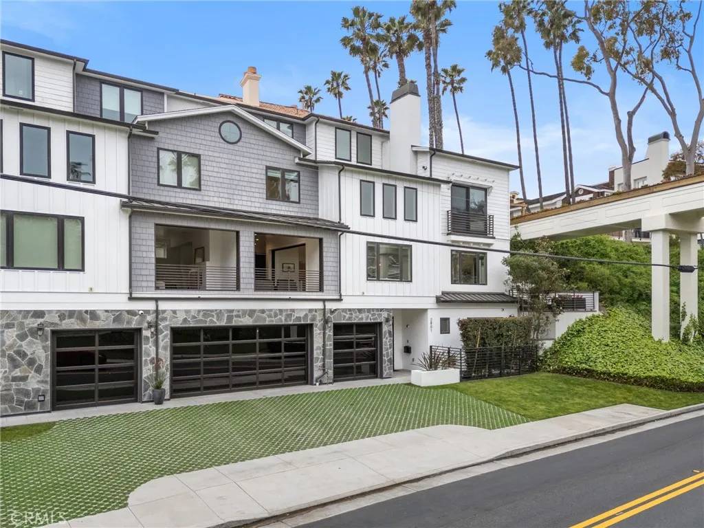 Corona Del Mar, CA 92625,2801 Bayside Drive