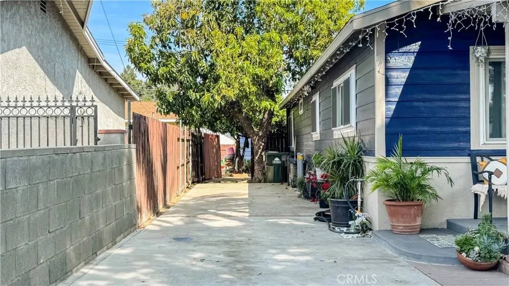 Ontario, CA 91762,611 S Laurel Avenue