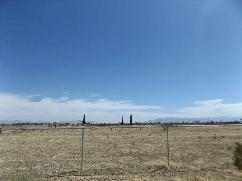 Victorville, CA 92307,0 Bellflower