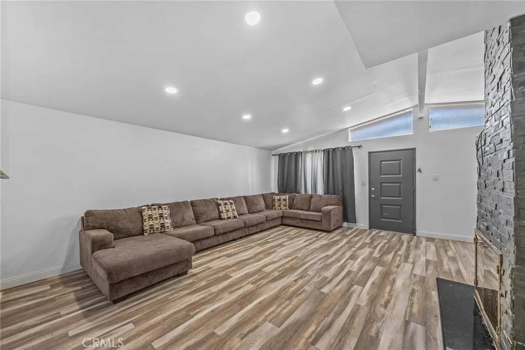 Fontana, CA 92335,9417 Mango Avenue
