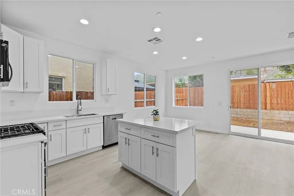 Lake Elsinore, CA 92530,749 Lake Street